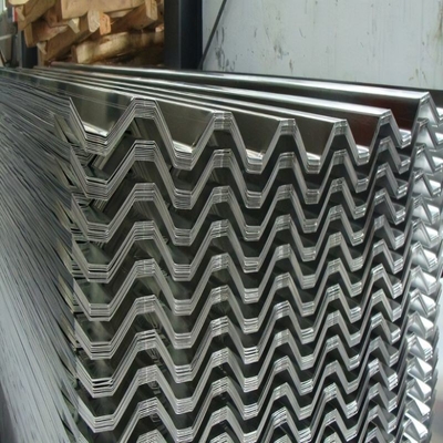 DC51D Galvanizli Çelik Oluklu Levha Duvar Paneli 1250 * 2500mm 1mm Kalınlık