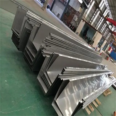 304 Paslanmaz Çelik Kutu Oluk 2B Yüzey 0.8mm Kalınlık 900mm Genişlik 6 Metre Uzunluk Su Oluğu
