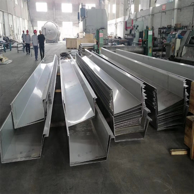 Paslanmaz Çelik 304 Çatı Oluğu Özel Şekiller Sanayi Oluğu 1.5 * 1219mm 2B Yüzey Soğuk Haddelenmiş