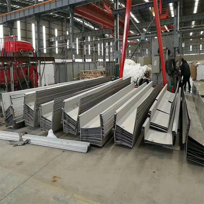 Paslanmaz Çelik Su Oluğu 304 1.5 * 900mm Ebat Çatı Oluğu Soğuk haddelenmiş Parlak Şerit Farklı Şekiller