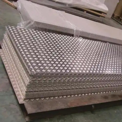 304 Rezil Paslanmaz Çelik Yaprakları Plakalar 1350 * 6000mm Boyut 0.55mm 0.65mm Kalınlık Soğuk yuvarlanmış Kaymaz Tuvalet Plakaları JIS